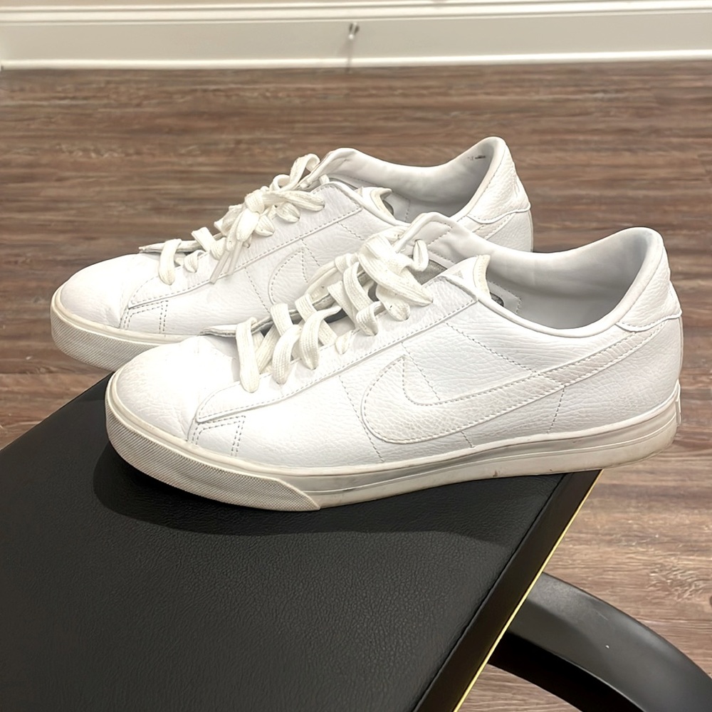 Nike, 9.5M, white tennis shoes